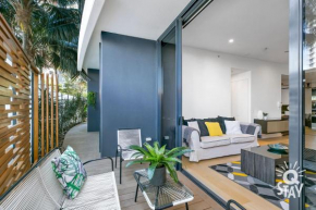DREAM 3 Bedroom Unit with Private Courtyard at Oracle - KIDS STAY FREE!!!